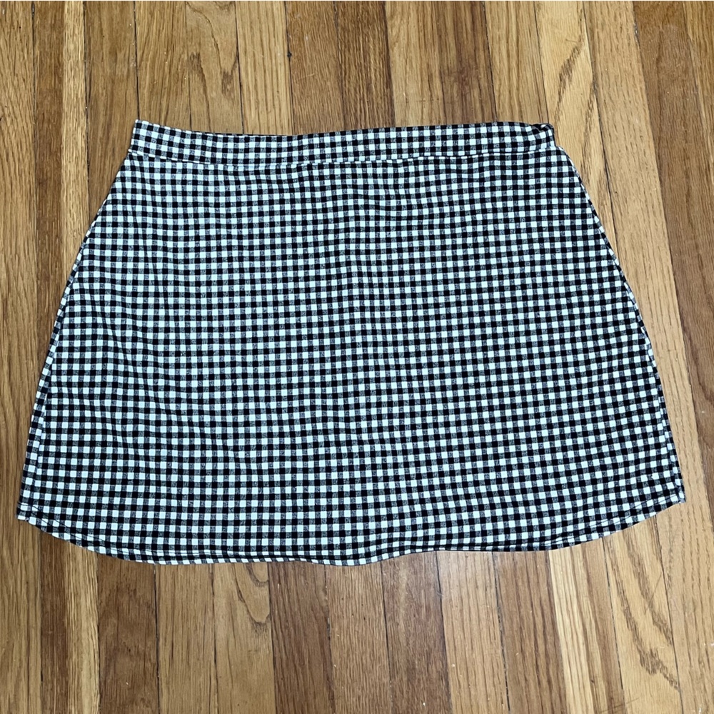 Boohoo Black and White Checkered Mini Skort